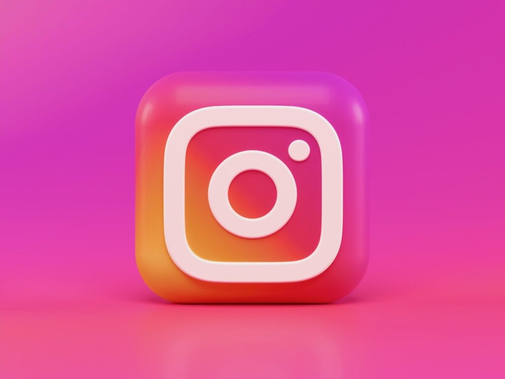 logo 3D instagram fond rose